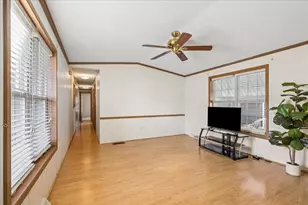 726 Hillcrest Ln, Crystal Lake, IL 60014 - Photo 6