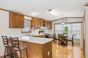 726 Hillcrest Ln, Crystal Lake, IL 60014 - Photo 8