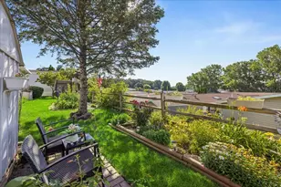 726 Hillcrest Ln, Crystal Lake, IL 60014 - Photo 4