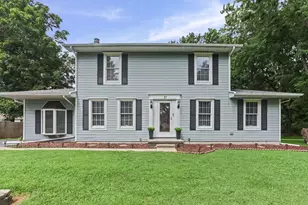 27 Bel-Air Dr, Centralia, IL 62801 - Photo 2