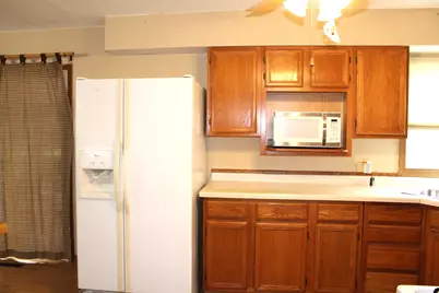 615 N Indiana Avenue, Salem, IL 62881 - Photo 14