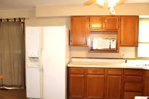 615 N Indiana Ave, Salem, IL 62881 - Photo 14