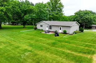 24165 Hillcrest Dr, Sterling, IL 61081 - Photo 2