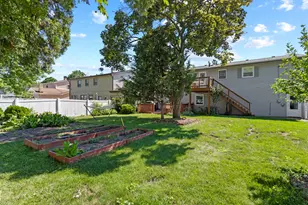 1418 S Hickory Dr, Mount Prospect, IL 60056 - Photo 26