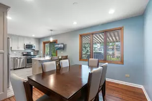 1826 W Catalpa Ln, Mount Prospect, IL 60056 - Photo 4