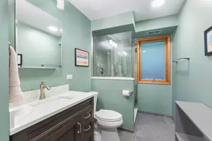 1826 W Catalpa Ln, Mount Prospect, IL 60056 - Photo 10