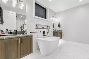 1845 W Waveland Ave, Chicago, IL 60613 - Photo 24