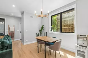 1845 W Waveland Ave, Chicago, IL 60613 - Photo 12