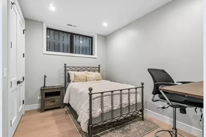 1845 W Waveland Avenue #1, Chicago, IL 60613 - Photo 32