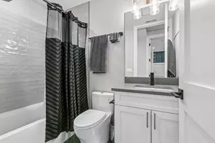 1845 W Waveland Ave, Chicago, IL 60613 - Photo 28