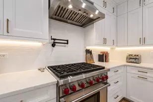 1845 W Waveland Ave, Chicago, IL 60613 - Photo 6