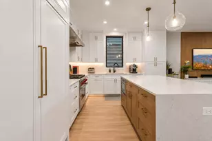 1845 W Waveland Ave, Chicago, IL 60613 - Photo 8