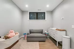 1845 W Waveland Ave, Chicago, IL 60613 - Photo 30