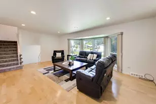 1823 E Camp McDonald Rd, Mount Prospect, IL 60056 - Photo 4