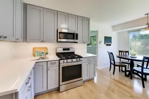 1823 E Camp McDonald Rd, Mount Prospect, IL 60056 - Photo 10
