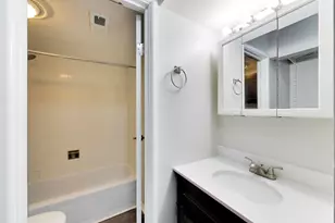 6443 Clarendon Hills Rd, Willowbrook, IL 60527 - Photo 16