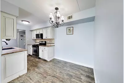 6443 Clarendon Hills Road #301C, Willowbrook, IL 60527 - Photo 10