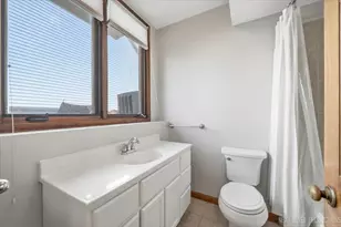 562 Roxbury Dr, Naperville, IL 60565 - Photo 28