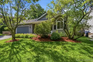 562 Roxbury Dr, Naperville, IL 60565 - Photo 2