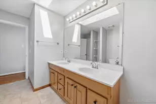 562 Roxbury Dr, Naperville, IL 60565 - Photo 20