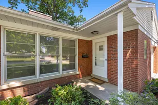 814 S Chestnut Ave, Arlington Heights, IL 60005 - Photo 2