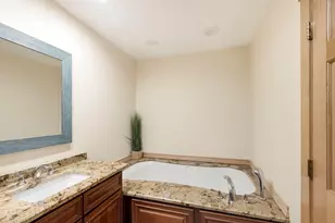 730 Castlewood Ln, Deerfield, IL 60015 - Photo 22