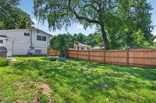 320 Barber St, West Chicago, IL 60185 - Photo 20