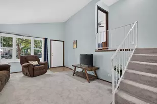 320 Barber St, West Chicago, IL 60185 - Photo 4
