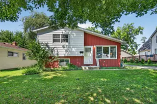 320 Barber St, West Chicago, IL 60185 - Photo 1