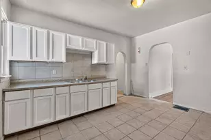 11715 S Wentworth Ave, Chicago, IL 60628 - Photo 10