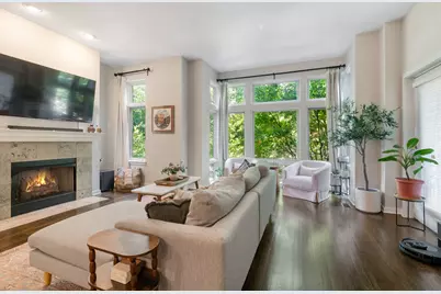 1715 W George Street, Chicago, IL 60657 - Photo 2