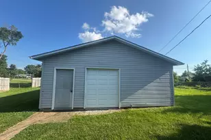 303 3rd St, Matherville, IL 61263 - Photo 4