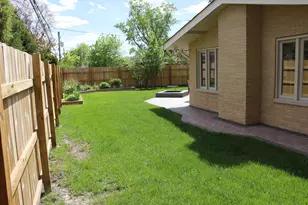 5639 N Manor Ln, Norwood Park Township, IL 60631 - Photo 6