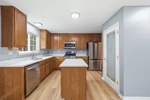 3183 Impressions Dr, Lake in the Hills, IL 60156 - Photo 8