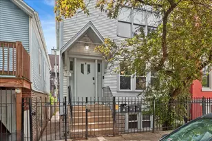 1645 W Beach Ave, Chicago, IL 60622 - Photo 2
