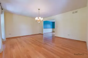 1450 Parkside Dr, Bolingbrook, IL 60490 - Photo 4