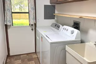 313 South Ave, Hampshire, IL 60140 - Photo 6