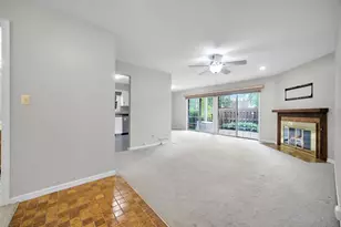 1671 Grosvenor Cir, Wheaton, IL 60189 - Photo 2