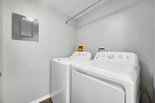 1671 Grosvenor Cir, Wheaton, IL 60189 - Photo 12