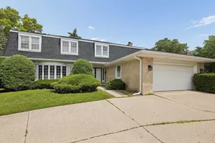 3856 Rutgers Ln, Northbrook, IL 60062 - Photo 2