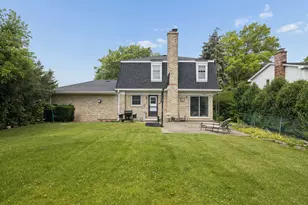 3856 Rutgers Ln, Northbrook, IL 60062 - Photo 4
