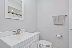 9356 Landings Ln, Des Plaines, IL 60016 - Photo 20