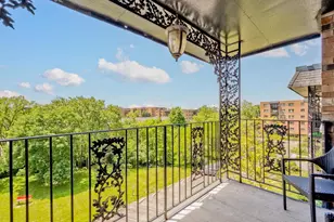 9356 Landings Ln, Des Plaines, IL 60016 - Photo 8