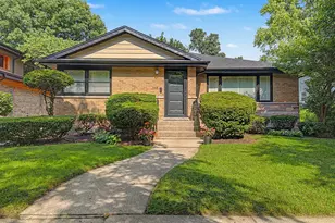 1112 S Maple Ave, Oak Park, IL 60304 - Photo 1