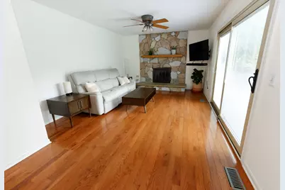 608 Thackeray Lane, Fox River Grove, IL 60021 - Photo 12