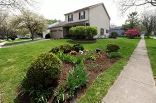 608 Thackeray Ln, Fox River Grove, IL 60021 - Photo 1