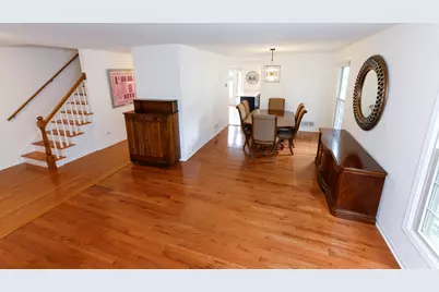 608 Thackeray Lane, Fox River Grove, IL 60021 - Photo 2