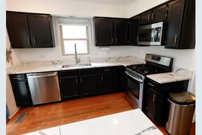 608 Thackeray Lane, Fox River Grove, IL 60021 - Photo 6