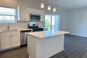 853 E Main St, East Dundee, IL 60118 - Photo 2