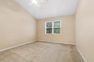 766 Providence Ln, Crystal Lake, IL 60012 - Photo 12